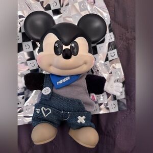 **SOLD** Mickey OOTD Miniso Blind box